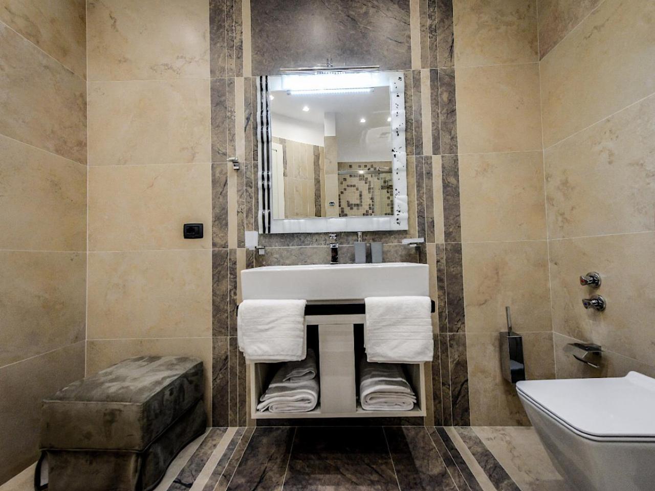 Hotel Vila Tirana Pokoj fotografie