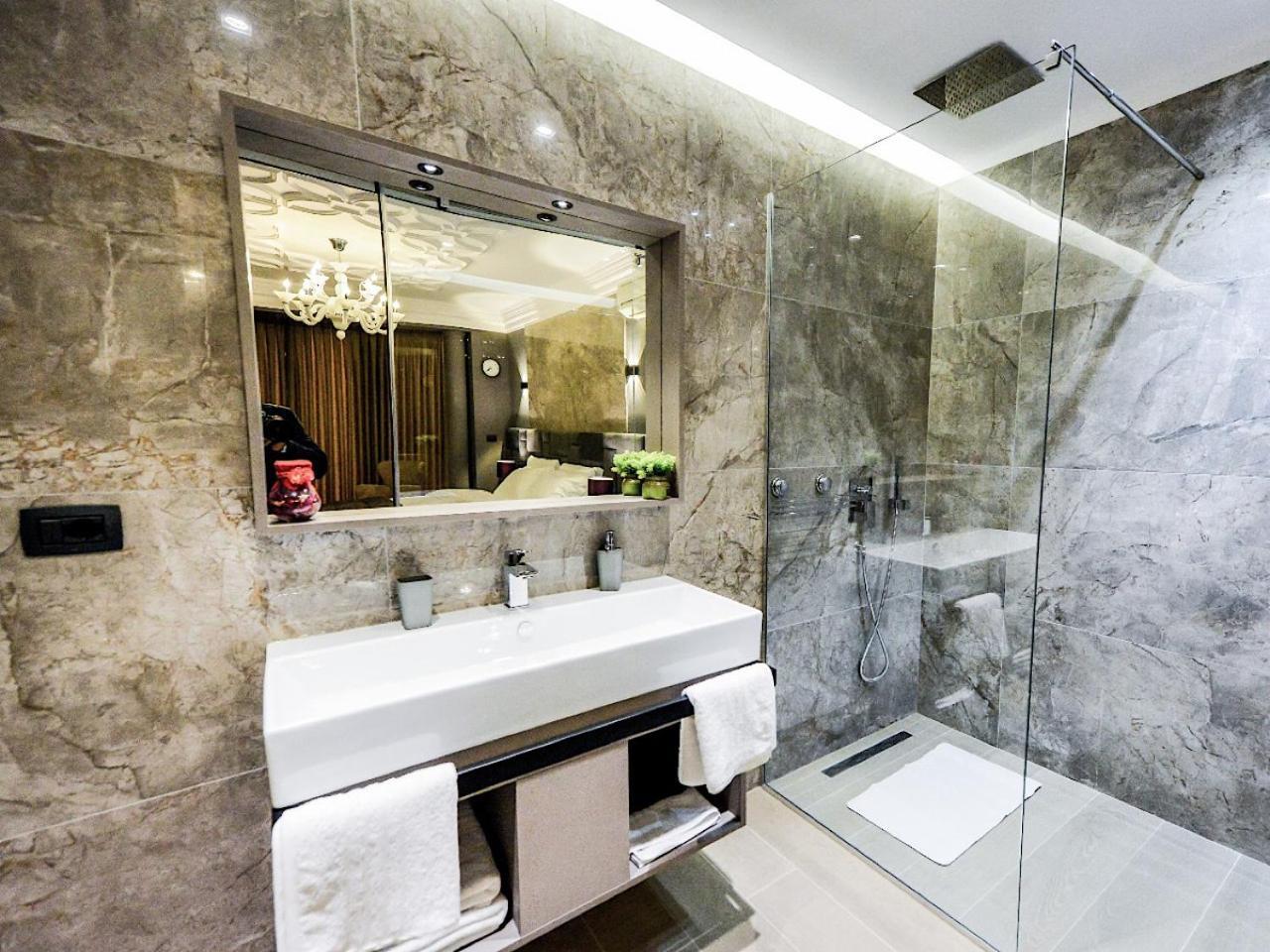 Hotel Vila Tirana Pokoj fotografie
